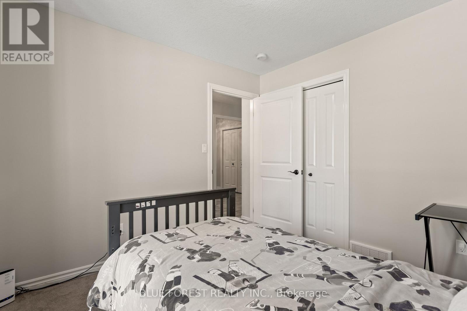42 Hickory Lane, St. Thomas, ON - Indoor Photo Showing Bedroom
