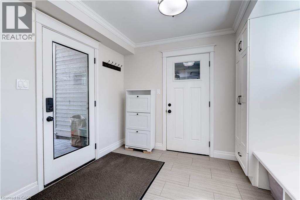 4391 Lakeshore Road, Burlington, ON