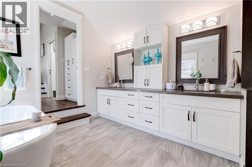 4391 Lakeshore Road, Burlington, ON