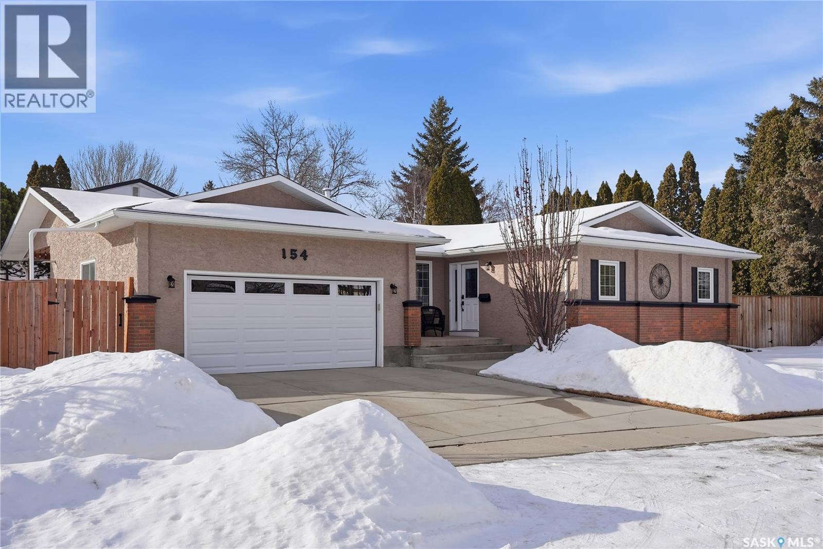 154 Candle Crescent, Saskatoon, SK - Outdoor With Facade