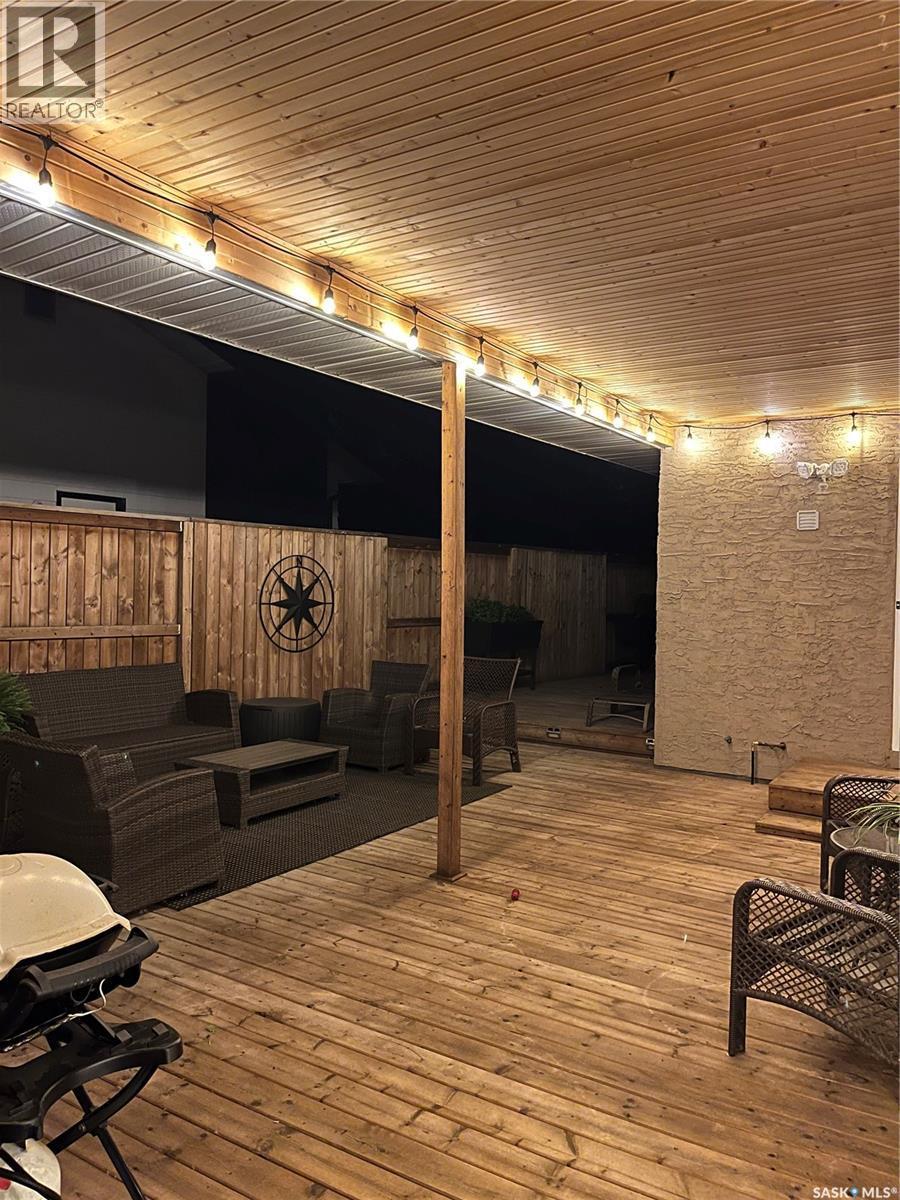 154 Candle Crescent, Saskatoon, SK - Outdoor With Deck Patio Veranda With Exterior