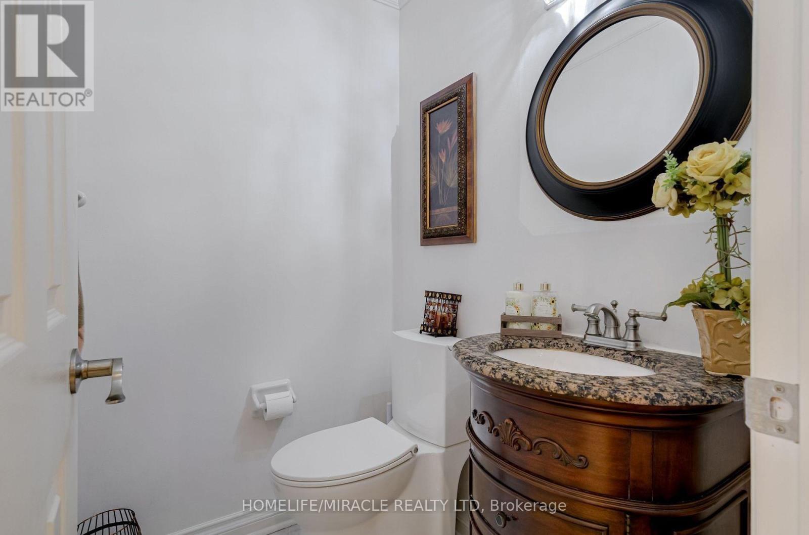 5840 Raftsman Cove, Mississauga, ON - Indoor Photo Showing Bathroom