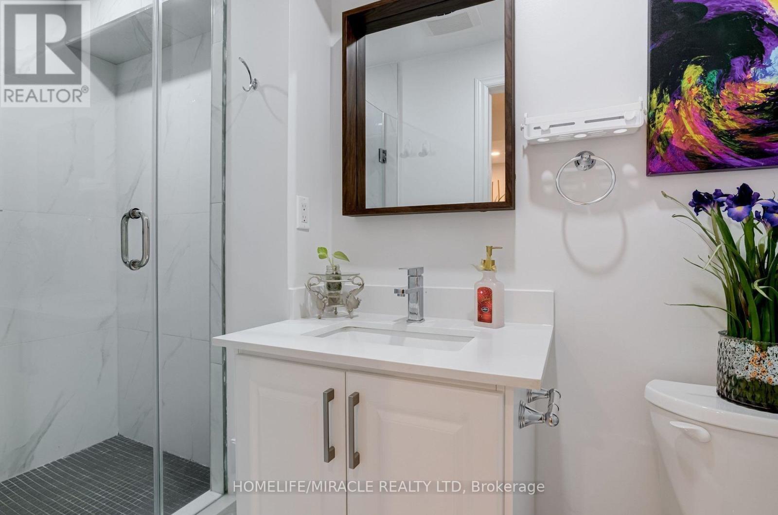 5840 Raftsman Cove, Mississauga, ON - Indoor Photo Showing Bathroom