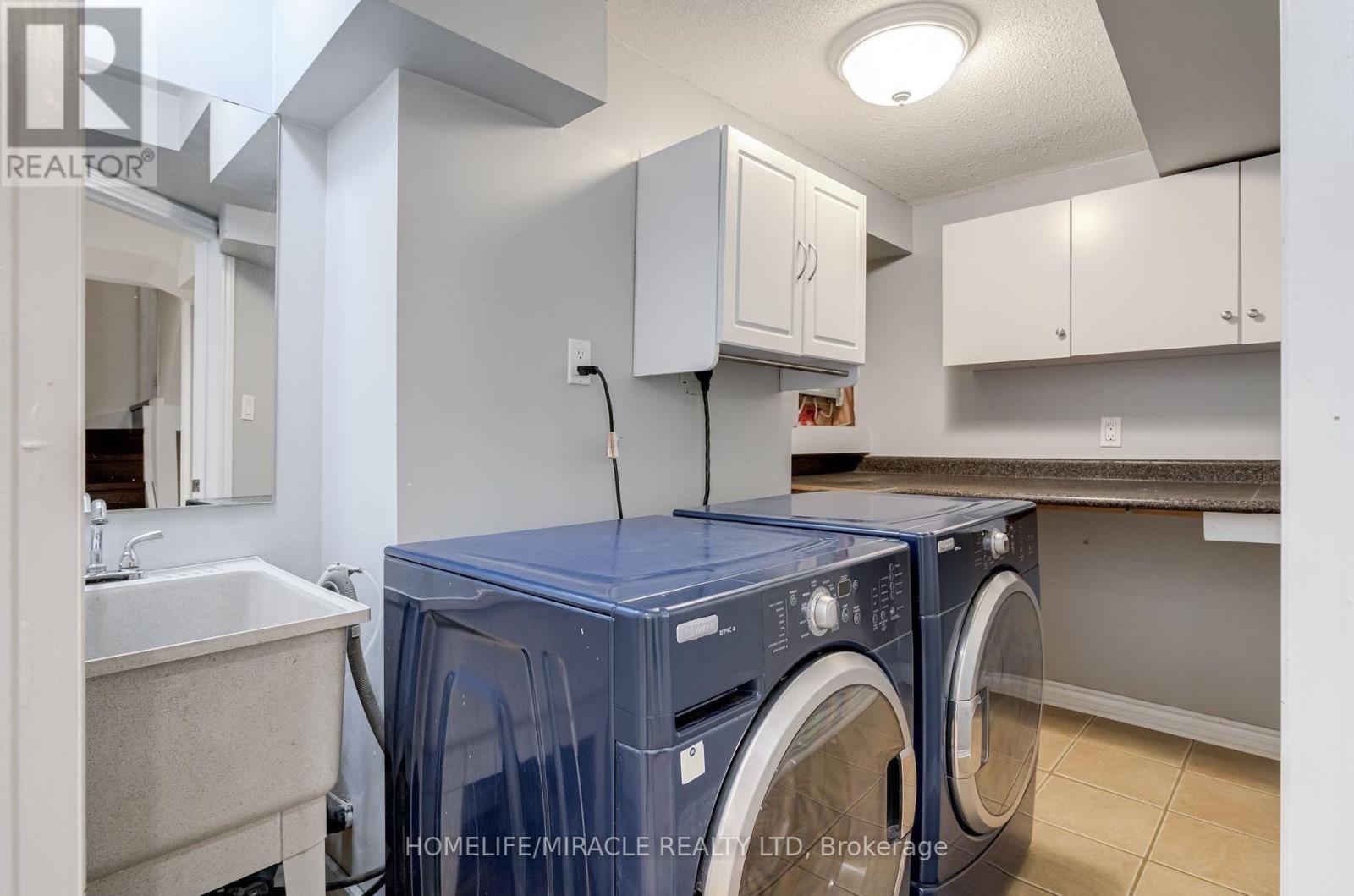 5840 Raftsman Cove, Mississauga, ON - Indoor Photo Showing Laundry Room