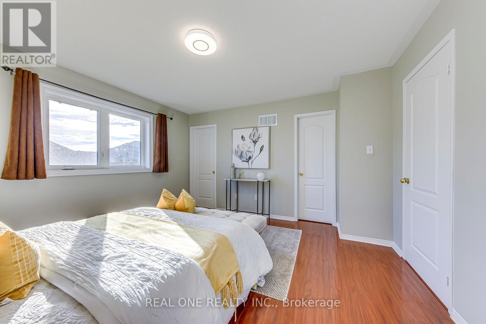 2470 Bankside Drive, Mississauga, ON - Indoor Photo Showing Bedroom