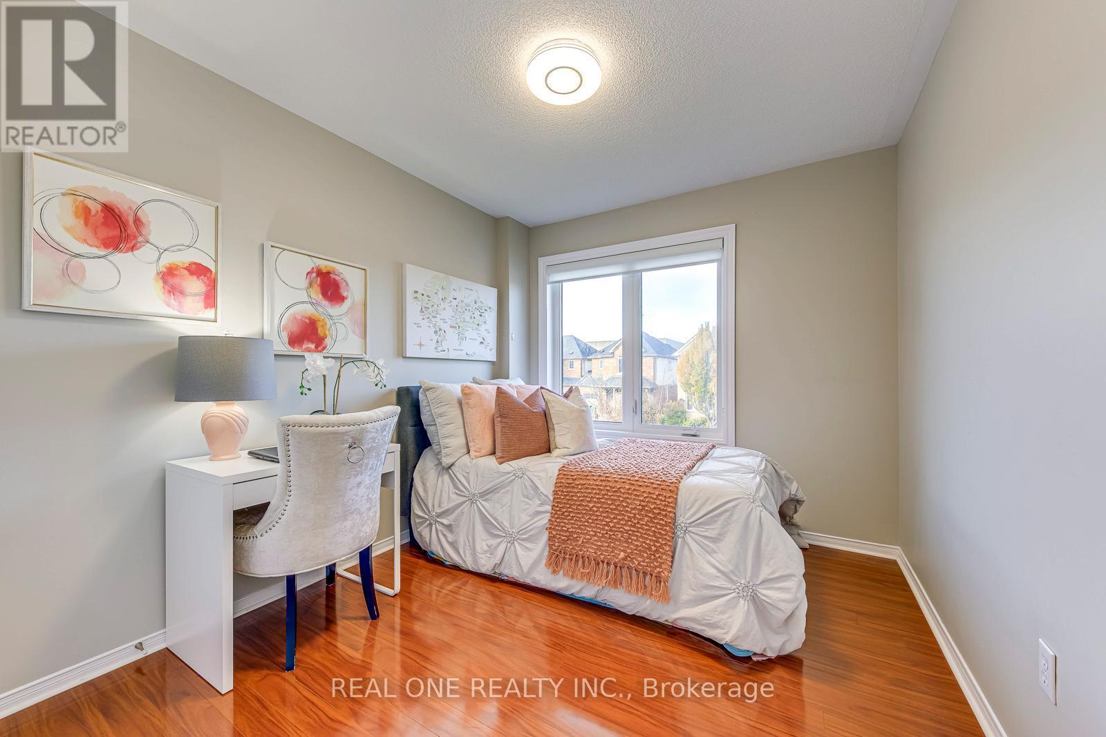 2470 Bankside Drive, Mississauga, ON - Indoor Photo Showing Bedroom