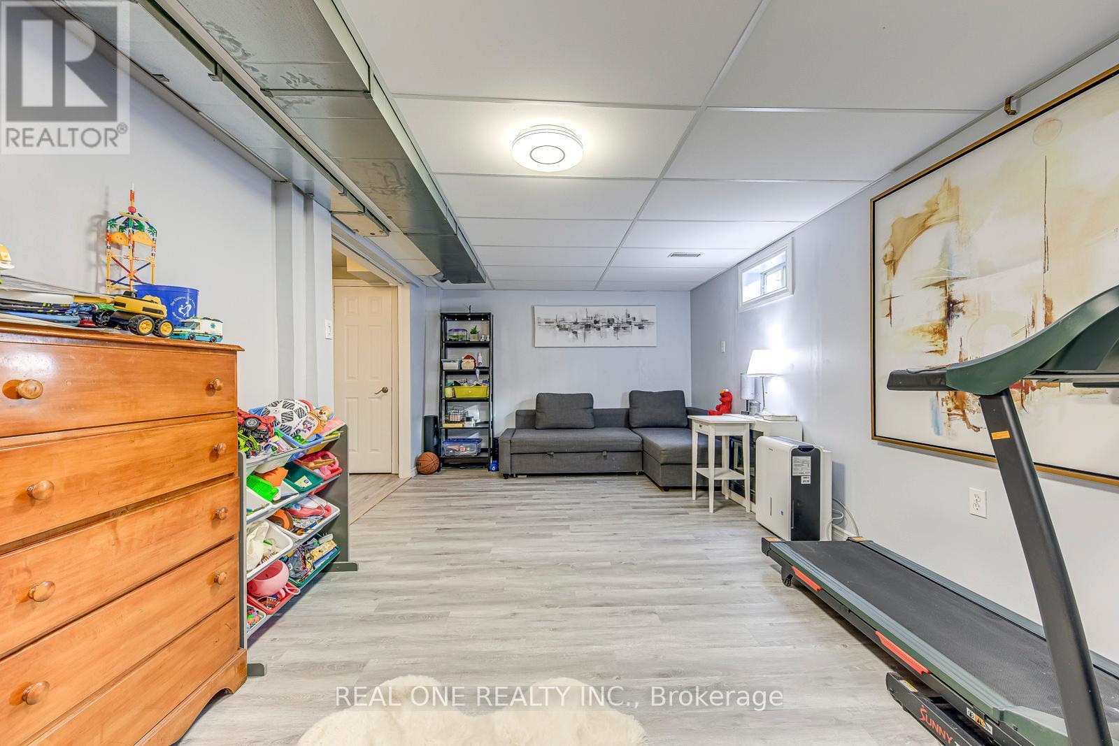 2470 Bankside Drive, Mississauga, ON - Indoor Photo Showing Other Room