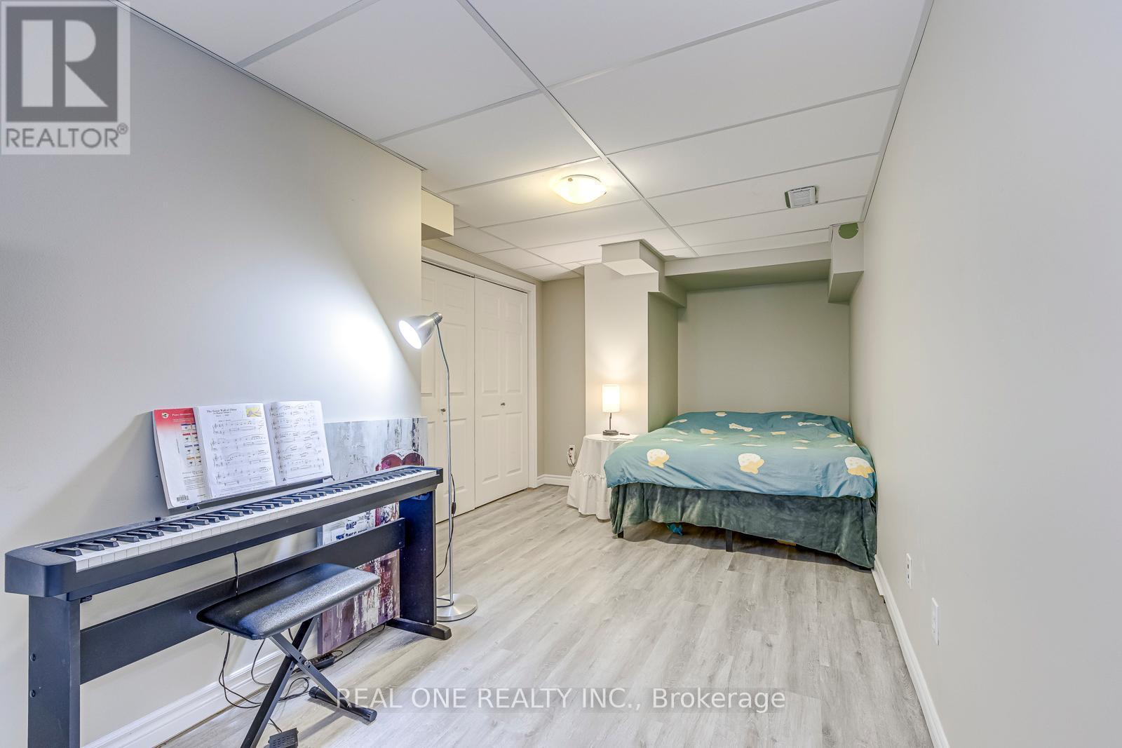 2470 Bankside Drive, Mississauga, ON - Indoor