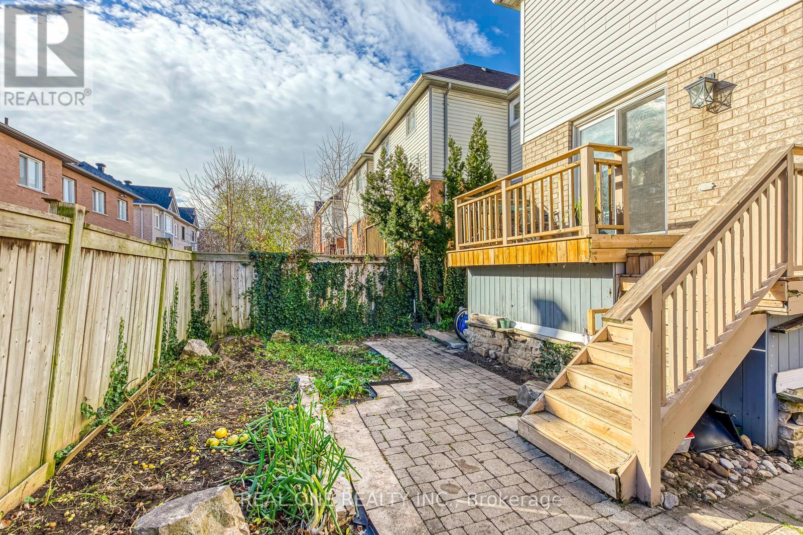 2470 Bankside Drive, Mississauga, ON - Outdoor