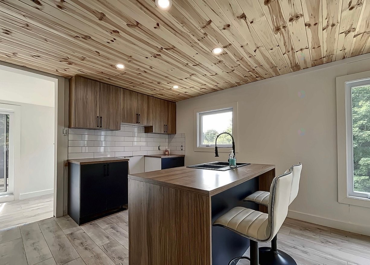 Coin-repas - 480 Rue De La Montagne, Saint-Calixte, QC - Indoor Photo Showing Kitchen