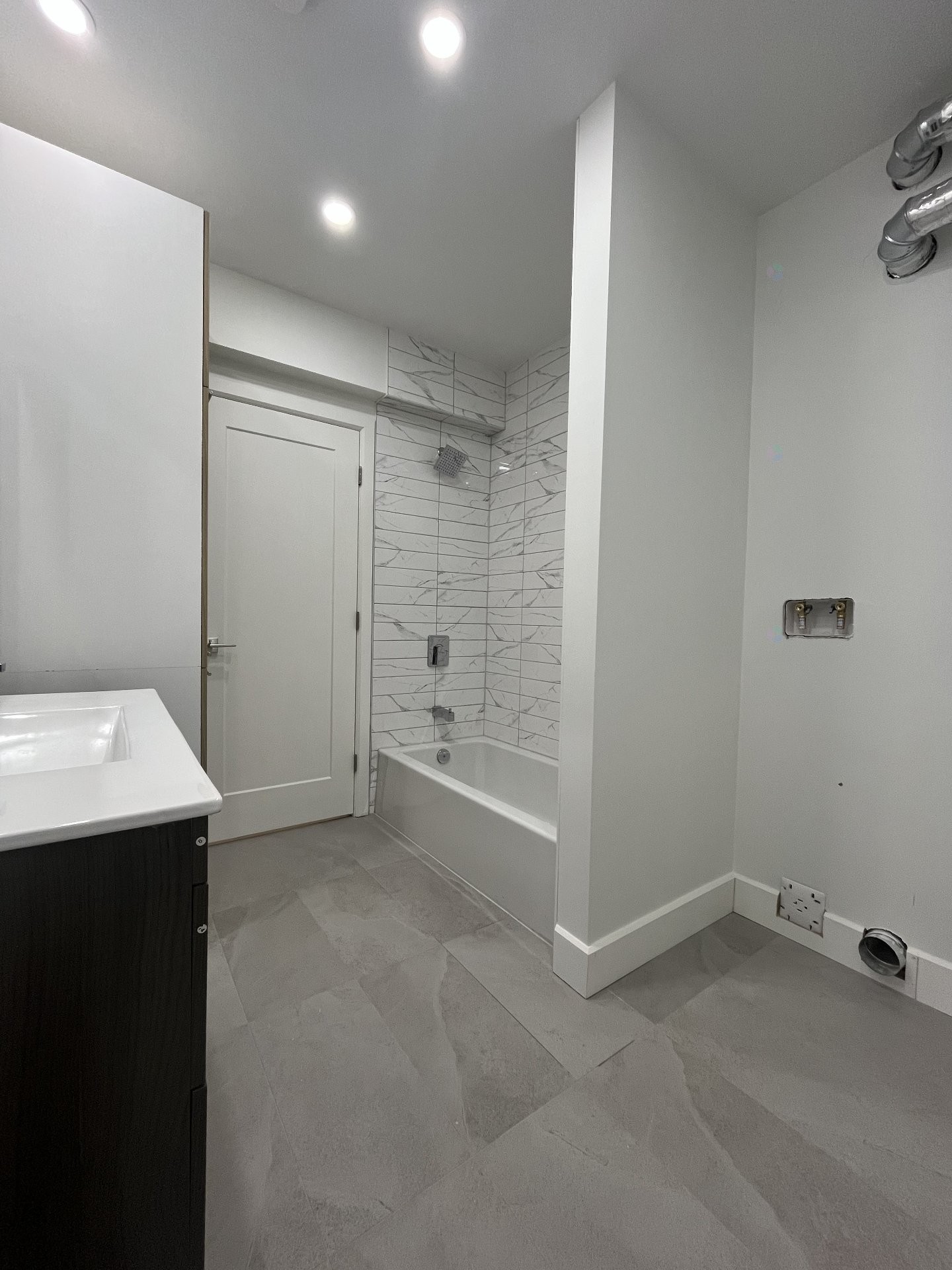 Salle de lavage - 2379 Rue D'Iberville, Montréal (Ville-Marie), QC - Indoor Photo Showing Bathroom
