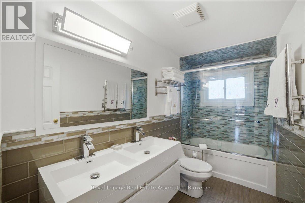 3652 Haven Glenn, Mississauga, ON - Indoor Photo Showing Bathroom