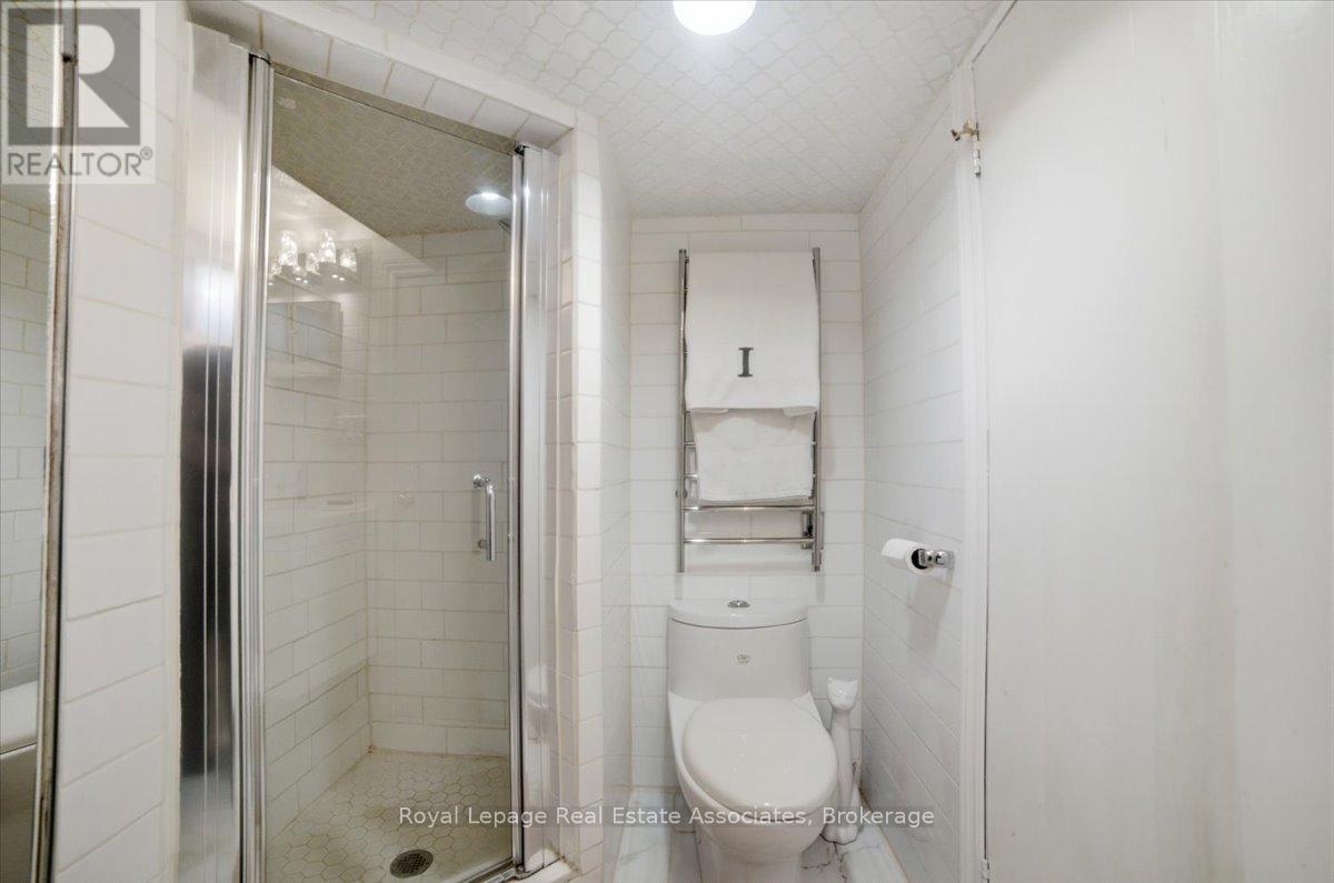 3652 Haven Glenn, Mississauga, ON - Indoor Photo Showing Bathroom