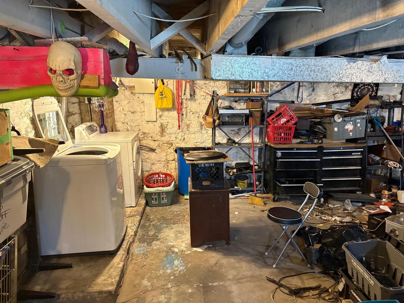 515 Brock St E, Thunder Bay, ON - Indoor Photo Showing Laundry Room