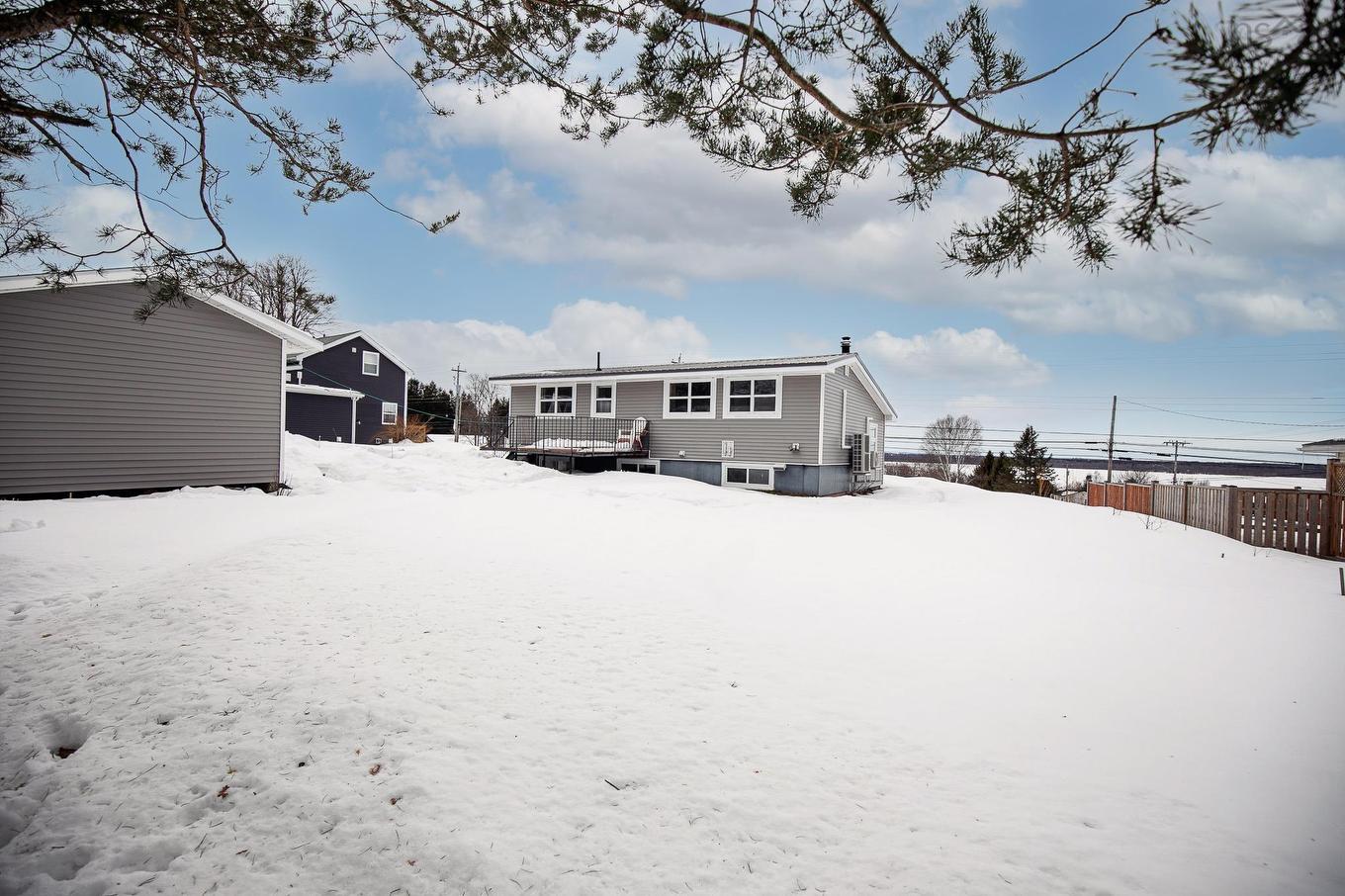 255 Victoria Street E, Amherst, NS