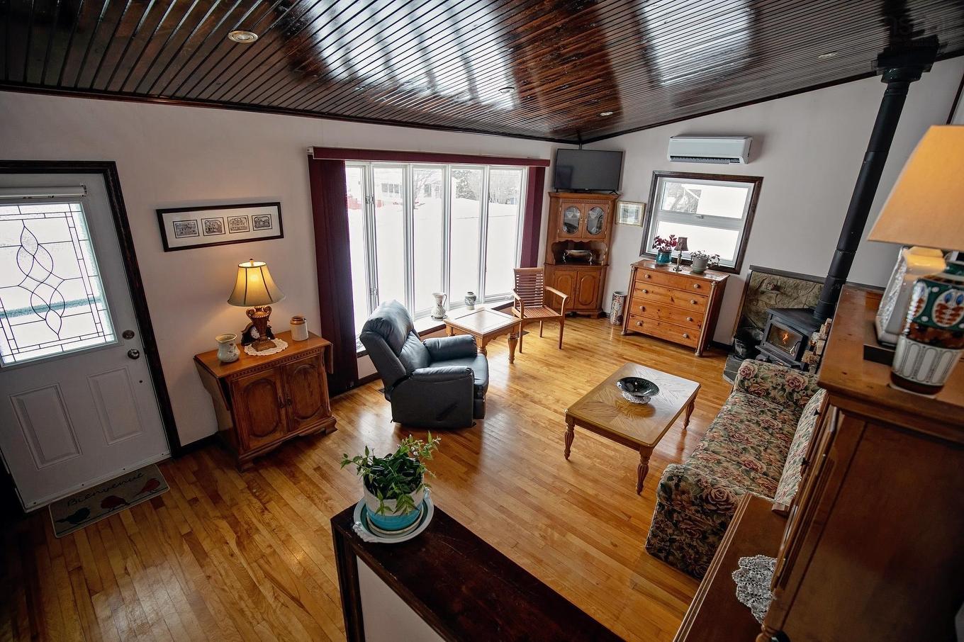 255 Victoria Street E, Amherst, NS