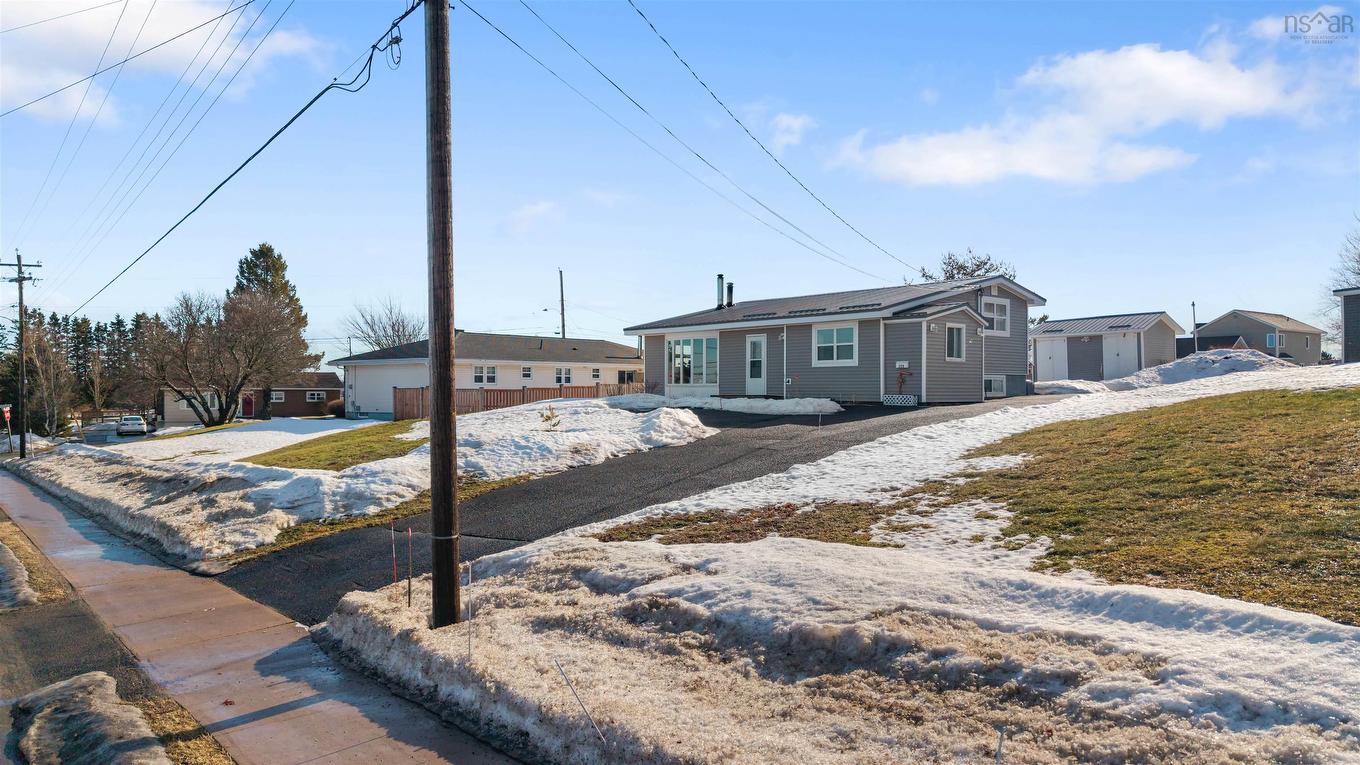 255 Victoria Street E, Amherst, NS