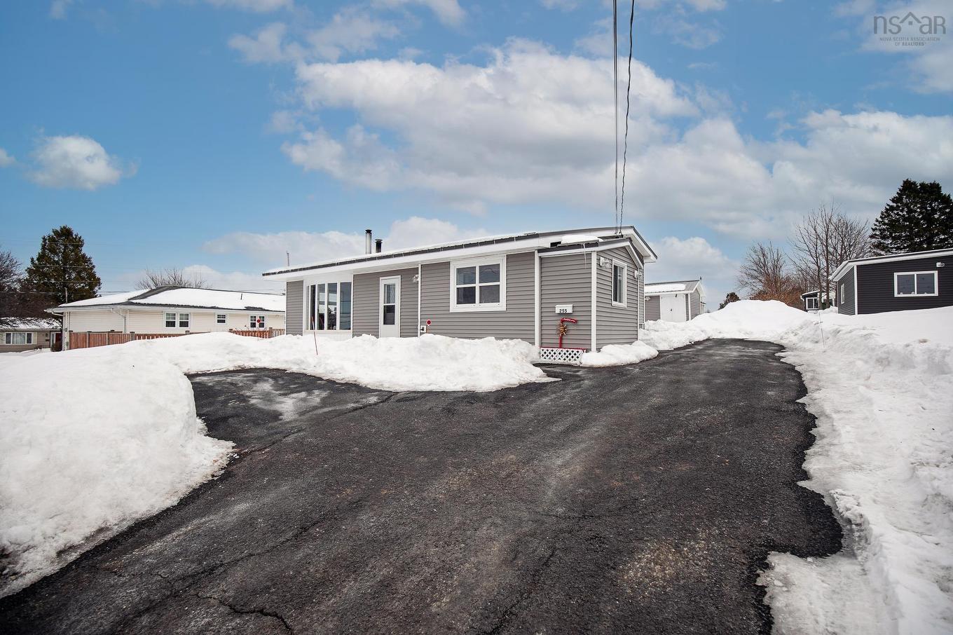 255 Victoria Street E, Amherst, NS