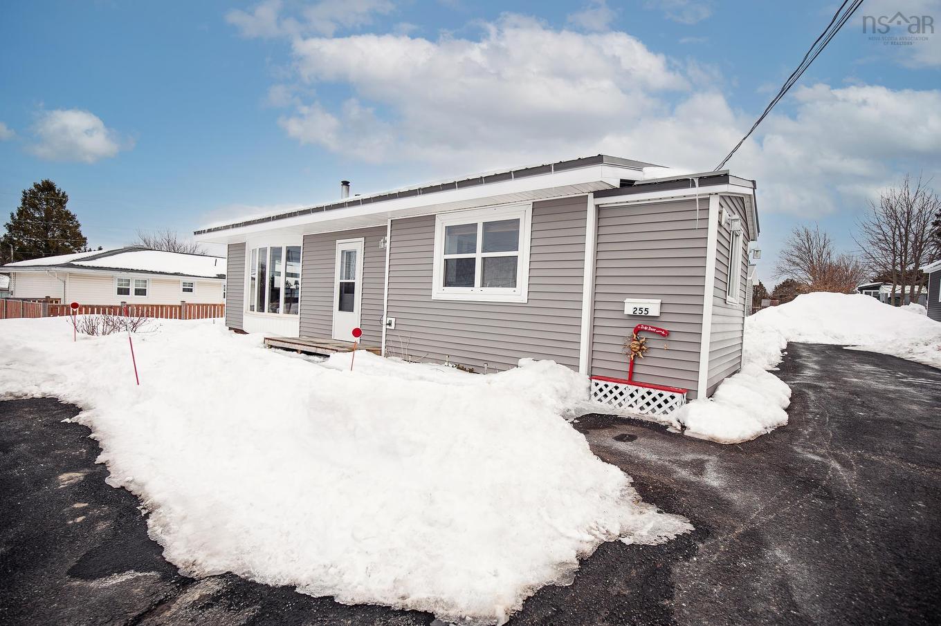 255 Victoria Street E, Amherst, NS