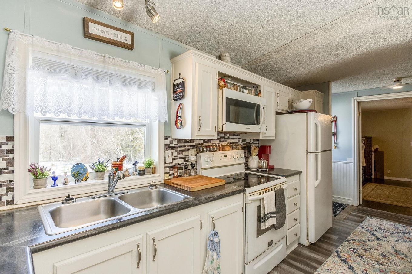 1880 Virginia Road, West Springhill, NS