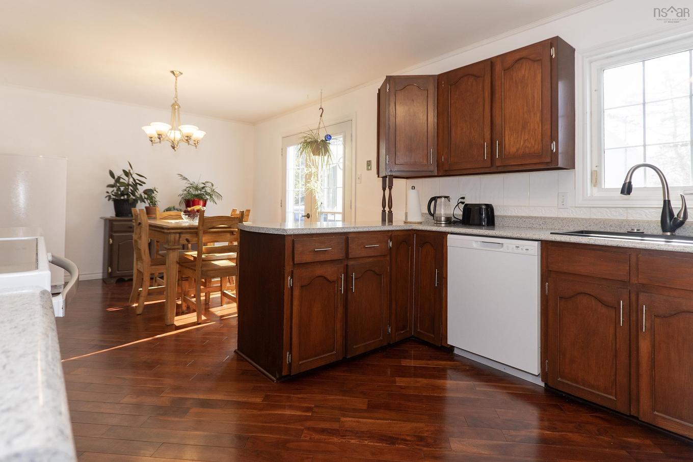 193A Victoria Street E, Amherst, NS - Indoor Photo Showing Kitchen