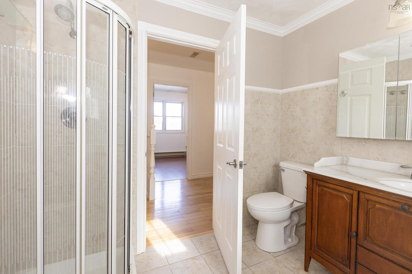 193A Victoria Street E, Amherst, NS - Indoor Photo Showing Bathroom