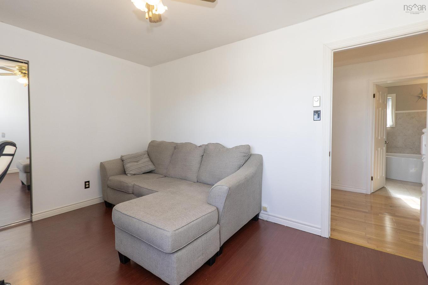 193A Victoria Street E, Amherst, NS - Indoor Photo Showing Living Room