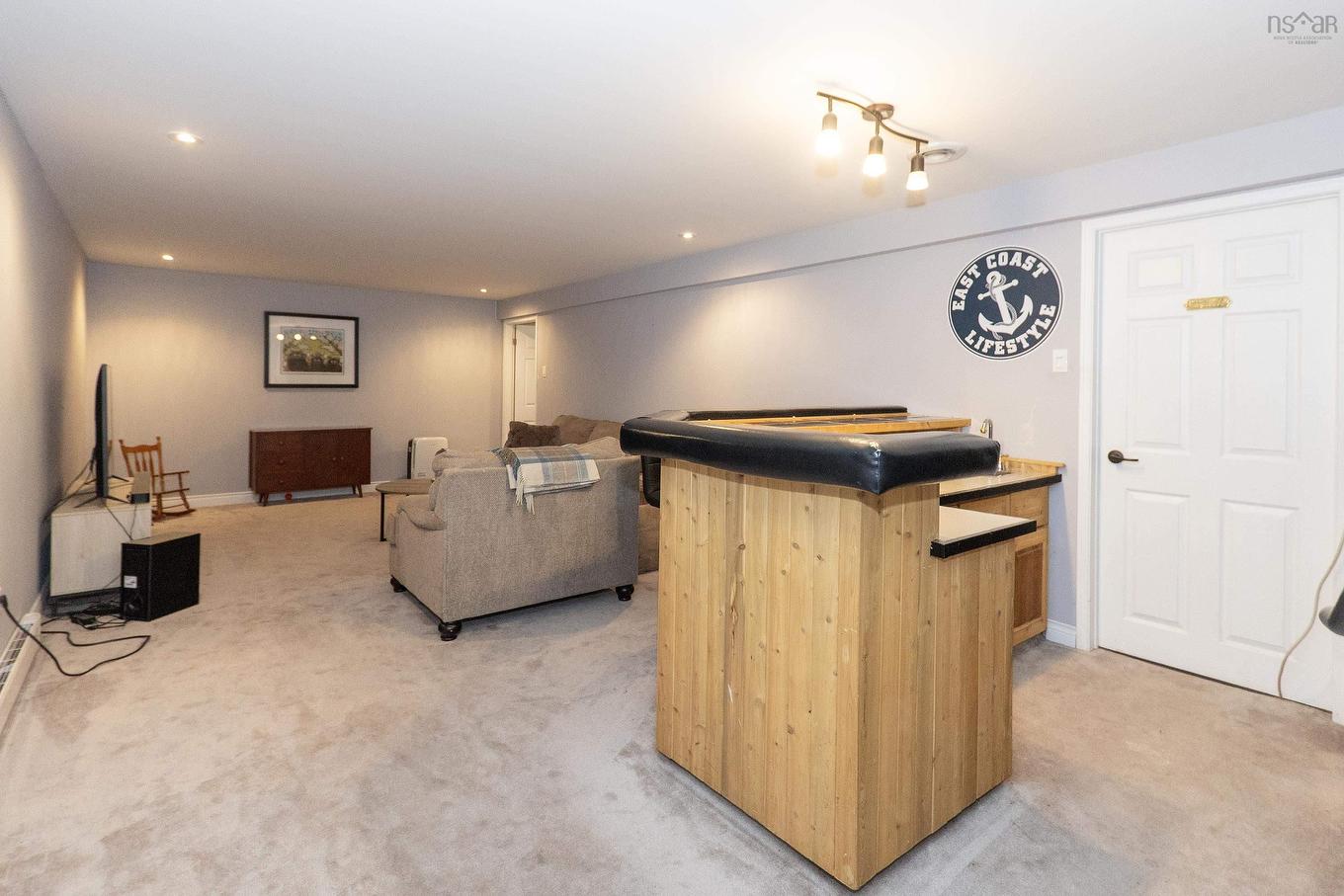 193A Victoria Street E, Amherst, NS - Indoor