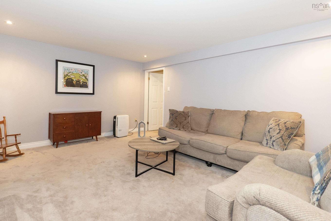 193A Victoria Street E, Amherst, NS - Indoor Photo Showing Living Room