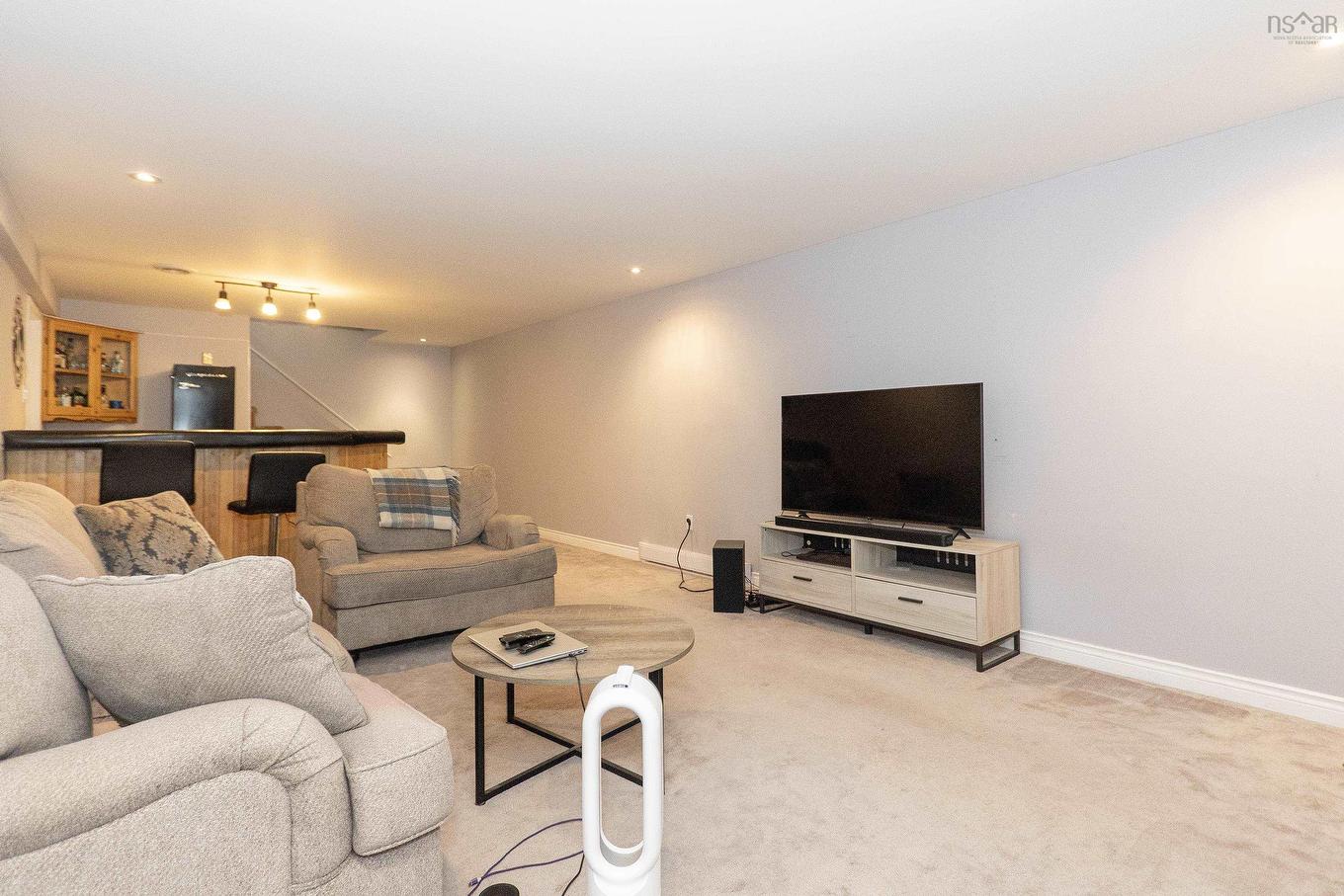 193A Victoria Street E, Amherst, NS - Indoor Photo Showing Living Room