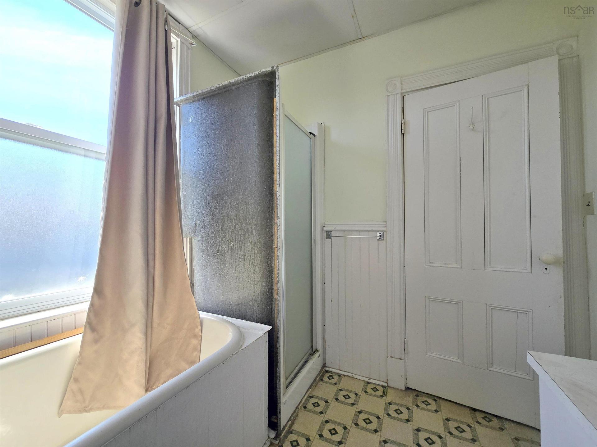 76 Havelock Street, Amherst, NS