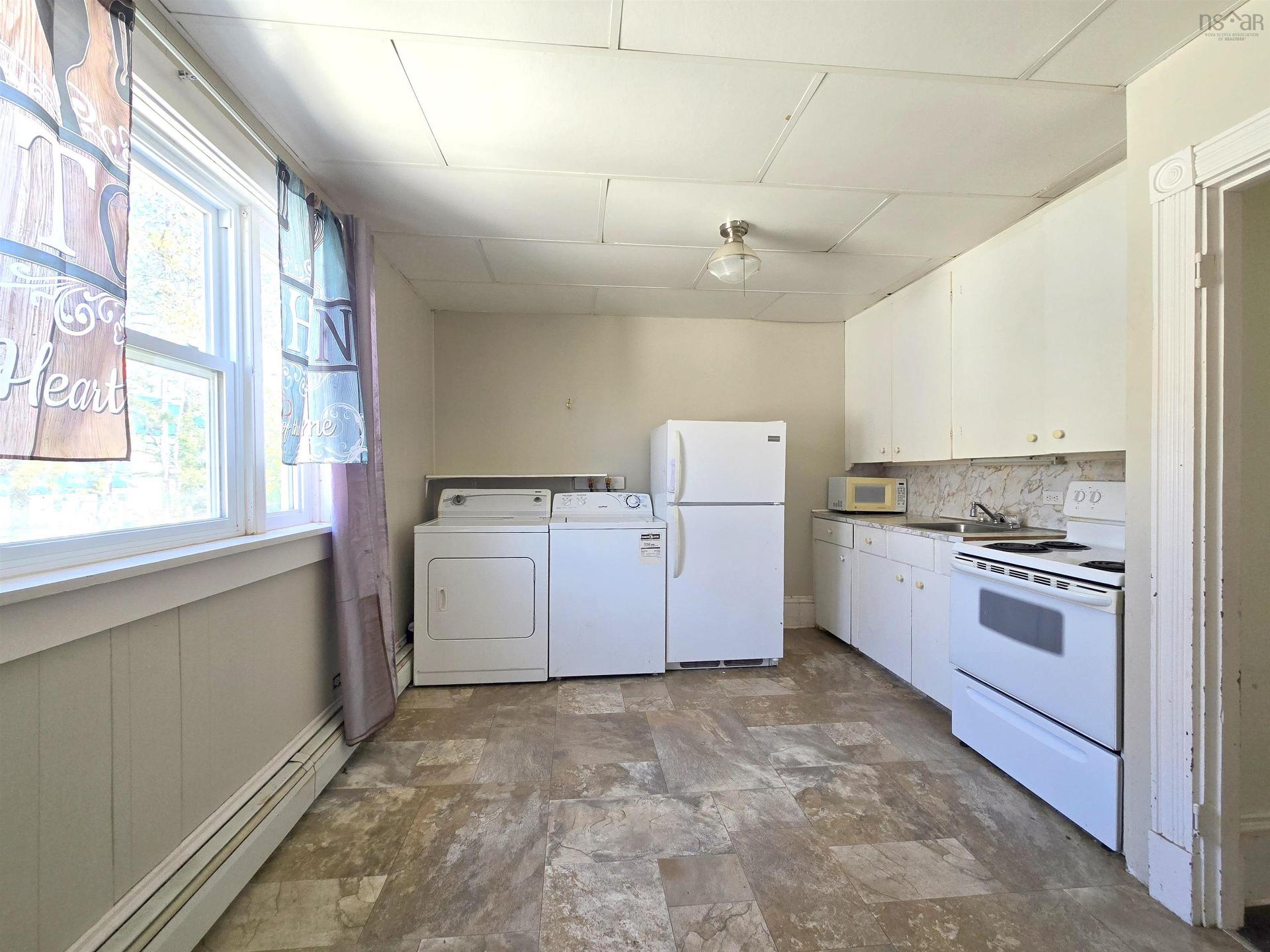 76 Havelock Street, Amherst, NS