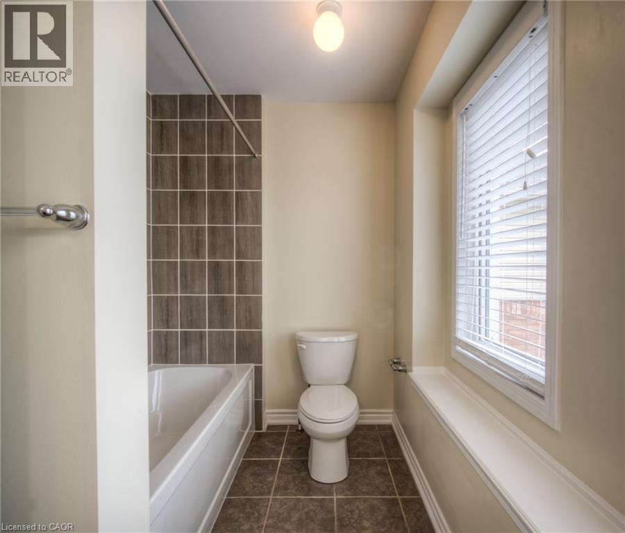 36 Arbourview Crescent, Kitchener, ON - Indoor Photo Showing Bathroom