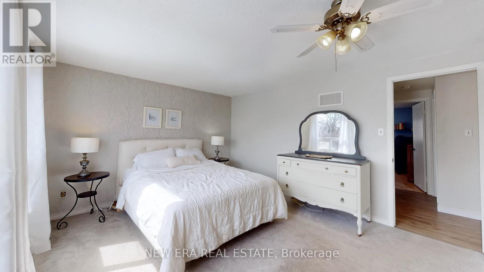 3103 Autumn Hill Crescent, Burlington, ON - Indoor Photo Showing Bedroom