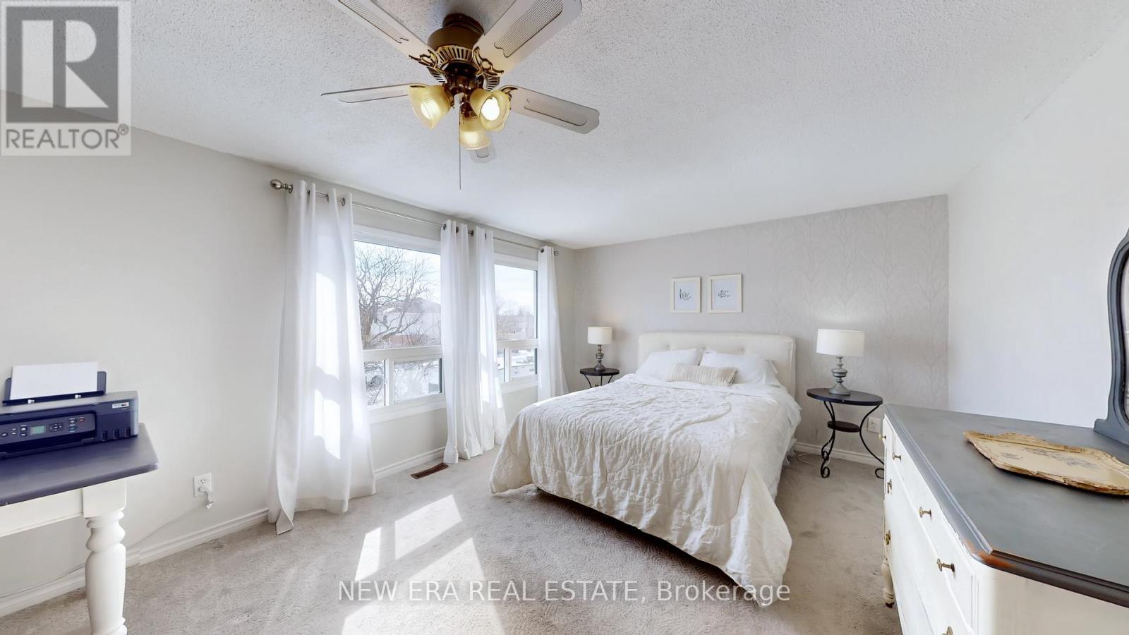 3103 Autumn Hill Crescent, Burlington, ON - Indoor Photo Showing Bedroom