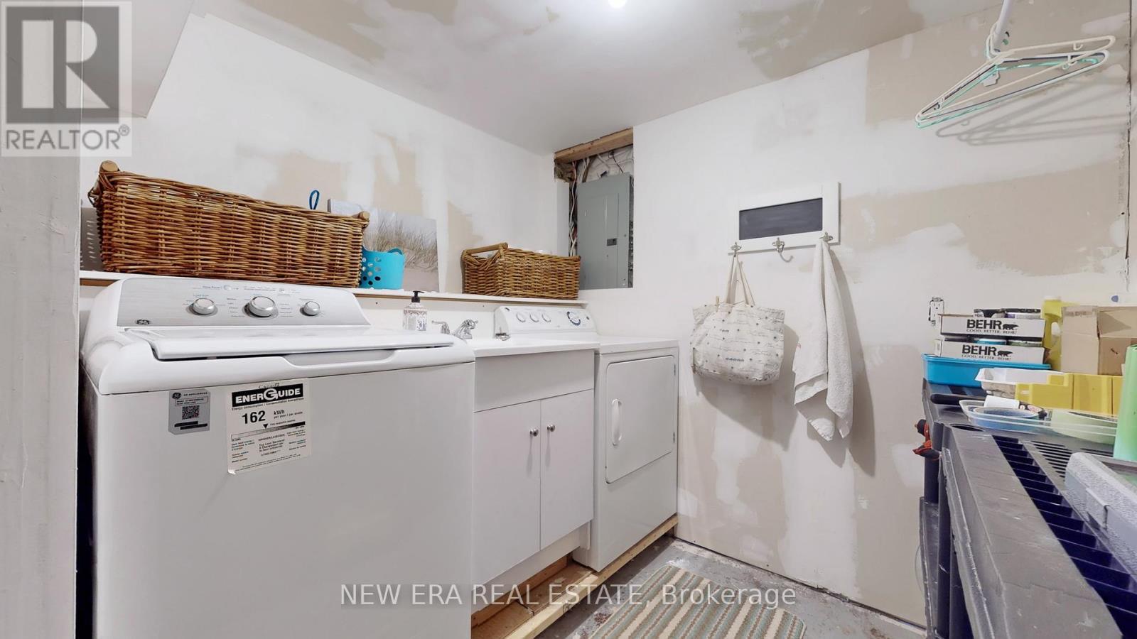 3103 Autumn Hill Crescent, Burlington, ON - Indoor Photo Showing Laundry Room