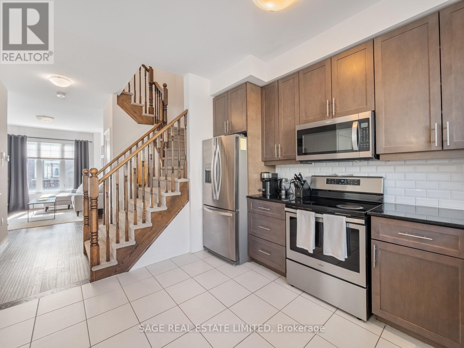 4 Could Lane, Hamilton, ON - Indoor Photo Showing Kitchen