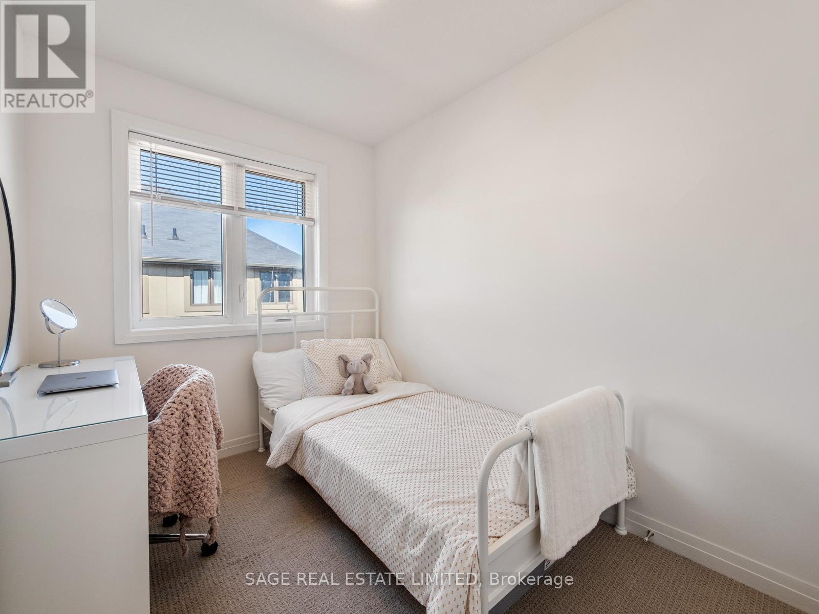 4 Could Lane, Hamilton, ON - Indoor Photo Showing Bedroom