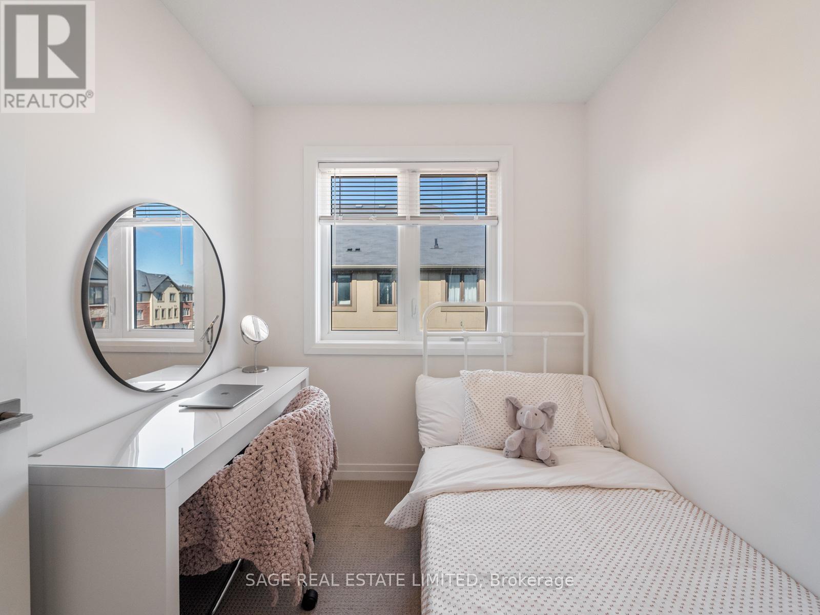 4 Could Lane, Hamilton, ON - Indoor Photo Showing Bedroom