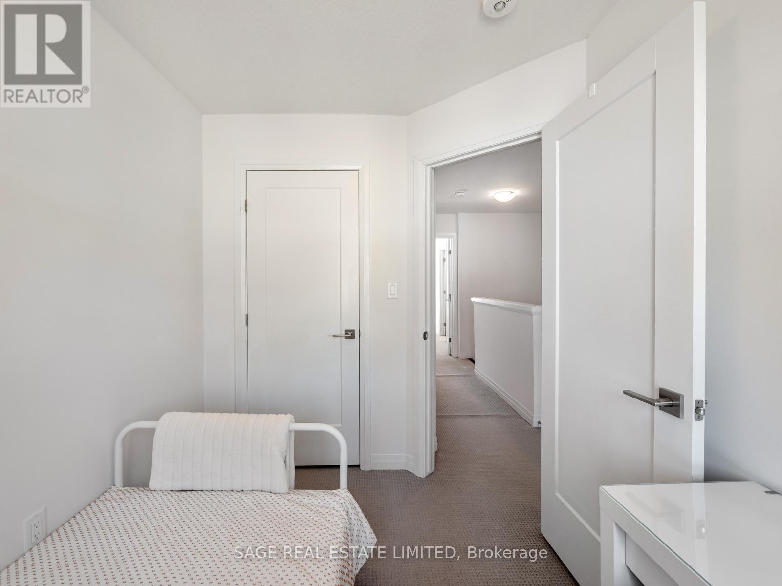 4 Could Lane, Hamilton, ON - Indoor Photo Showing Bedroom