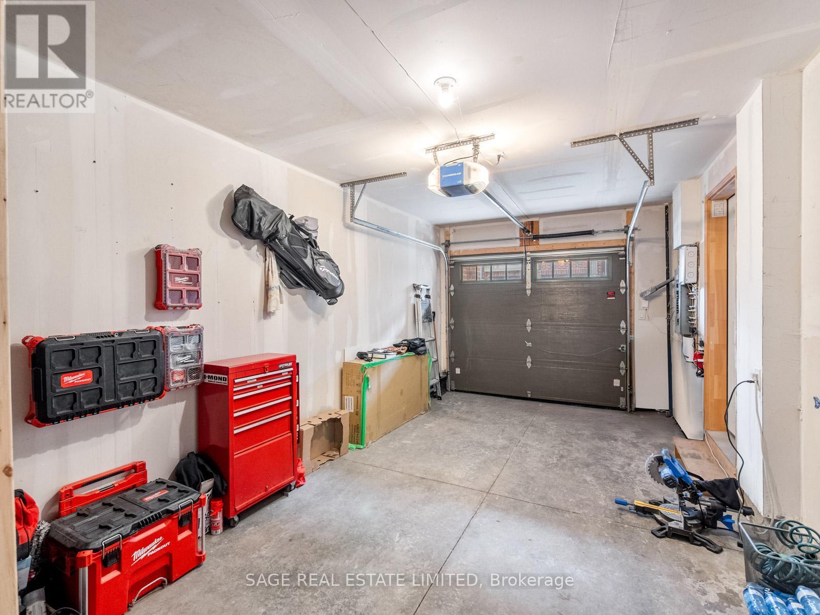 4 Could Lane, Hamilton, ON - Indoor Photo Showing Garage