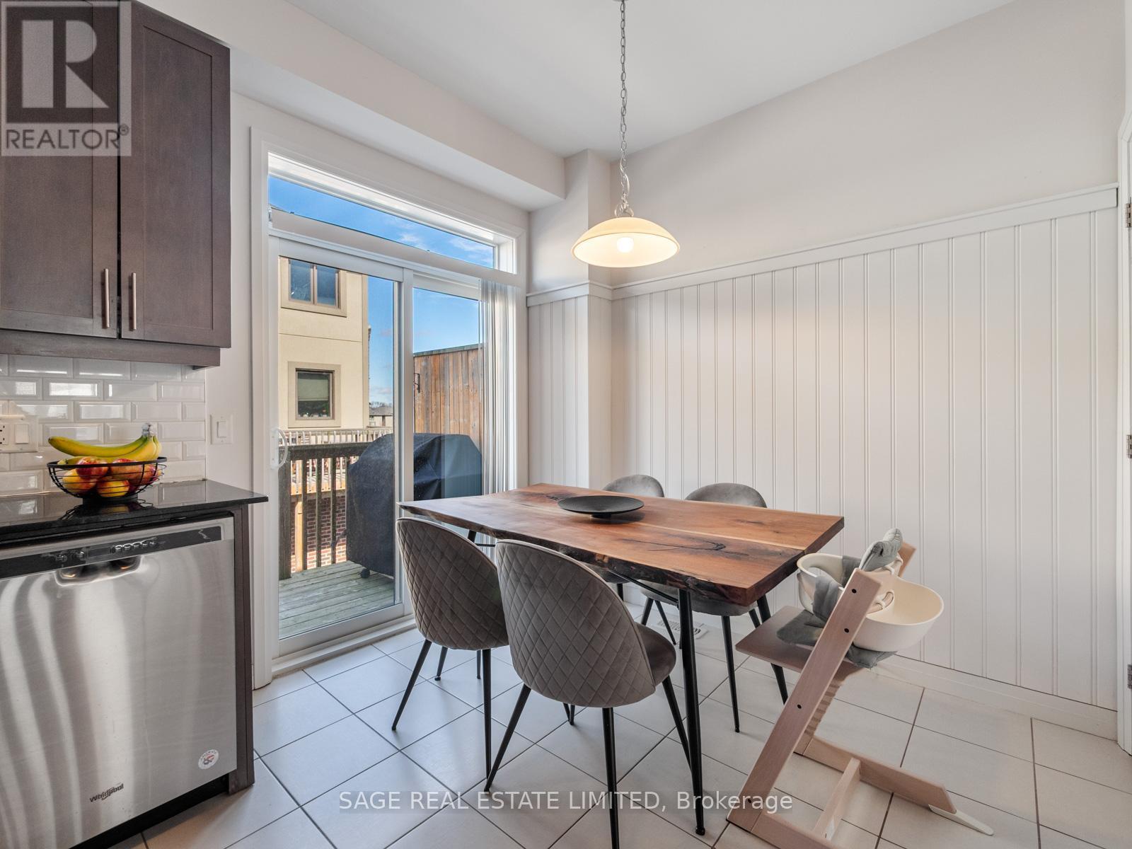 4 Could Lane, Hamilton, ON - Indoor Photo Showing Dining Room
