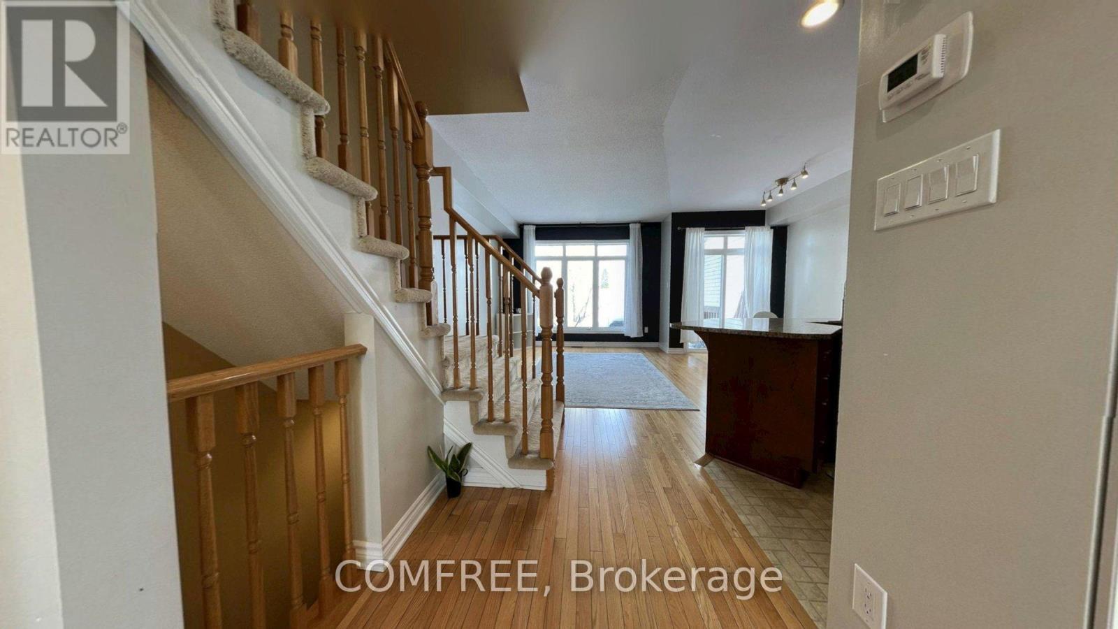 294 Waymark Crescent, Ottawa, ON - Indoor Photo Showing Other Room