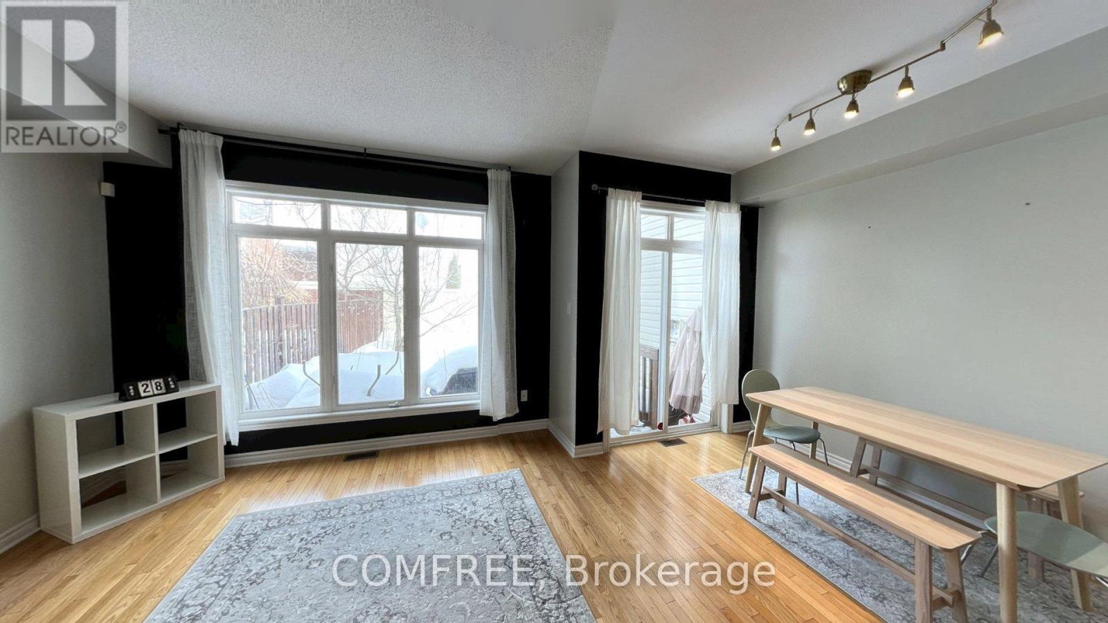 294 Waymark Crescent, Ottawa, ON - Indoor Photo Showing Other Room