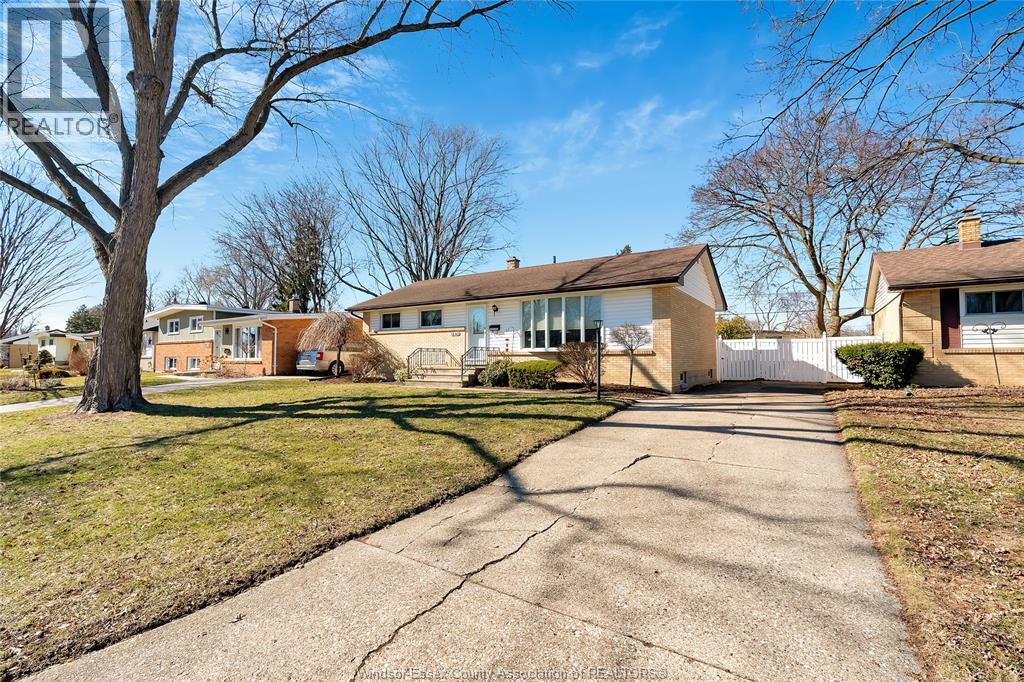 1640 St. Gabriel, Windsor, ON - Outdoor