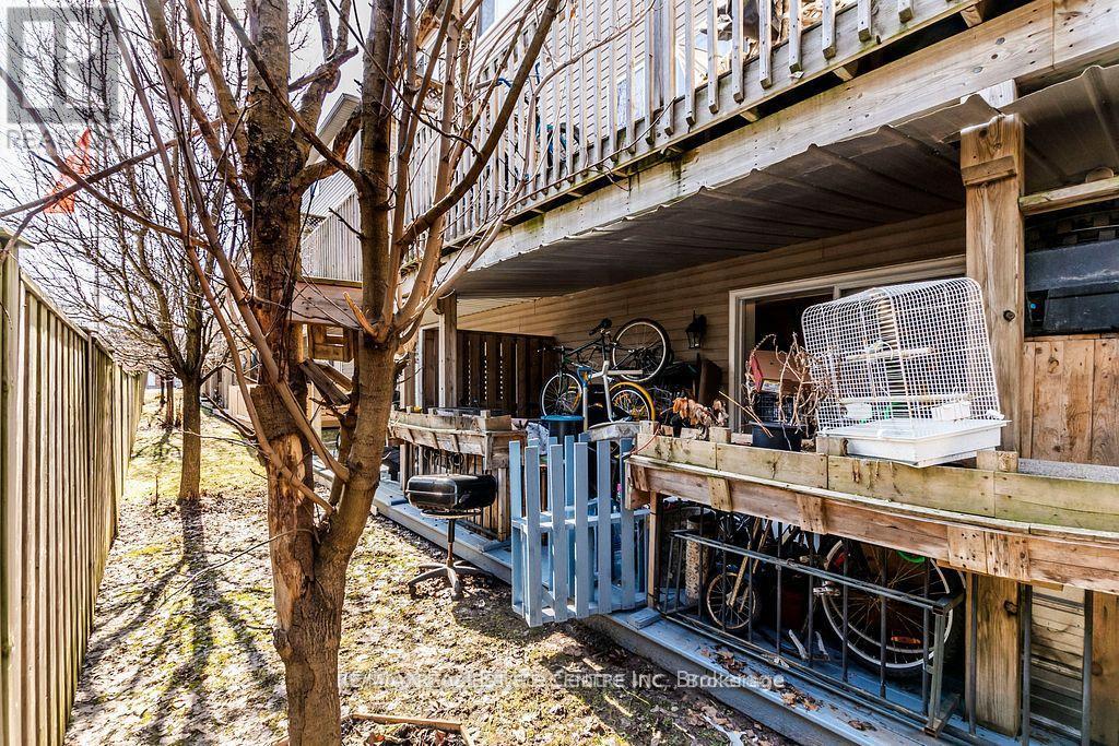 8B - 38 Howe Drive, Kitchener, ON - Outdoor