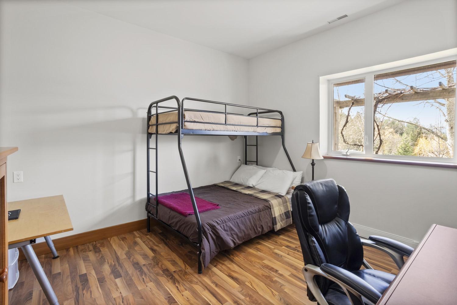 5253 Elsie Holmes Road, Wynndel, BC - Indoor Photo Showing Bedroom