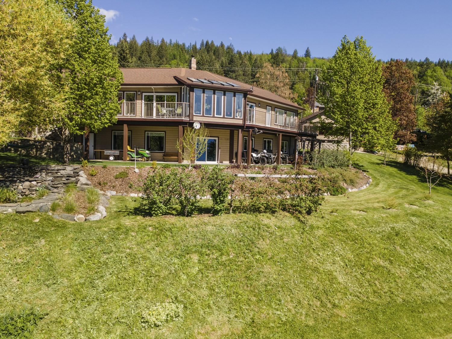 5253 Elsie Holmes Road, Wynndel, BC - Outdoor With Deck Patio Veranda