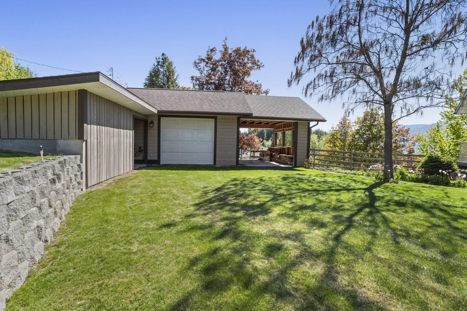 5253 Elsie Holmes Road, Wynndel, BC - Outdoor