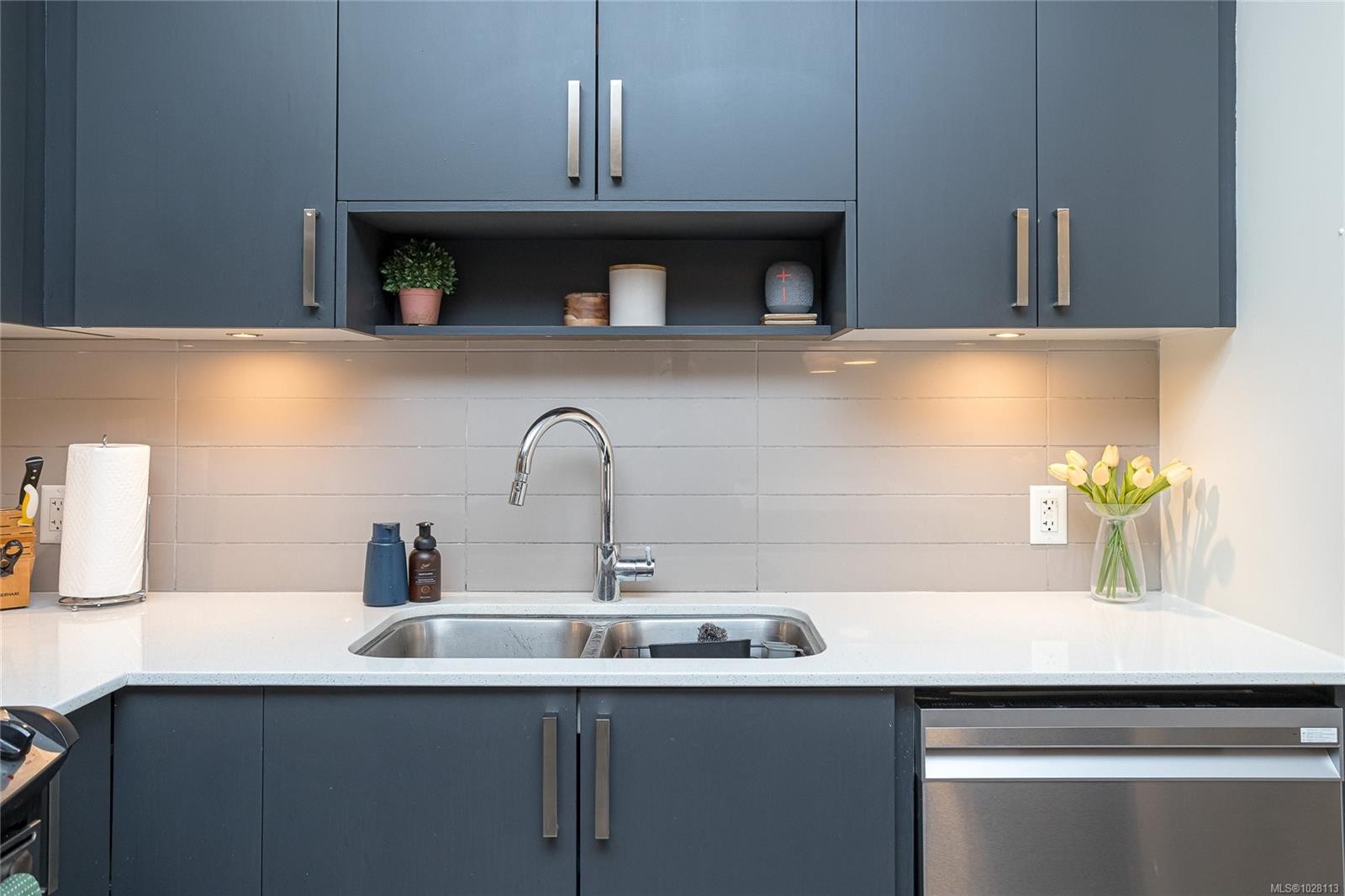 308-286 Wilfert Rd, View Royal, BC - Indoor Photo Showing Kitchen With Double Sink